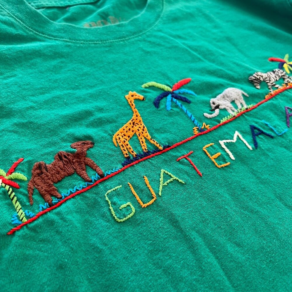 Emerald Green Embroidered Guatemala & Animals Cotton Tshirt Large - Picture 2 of 7